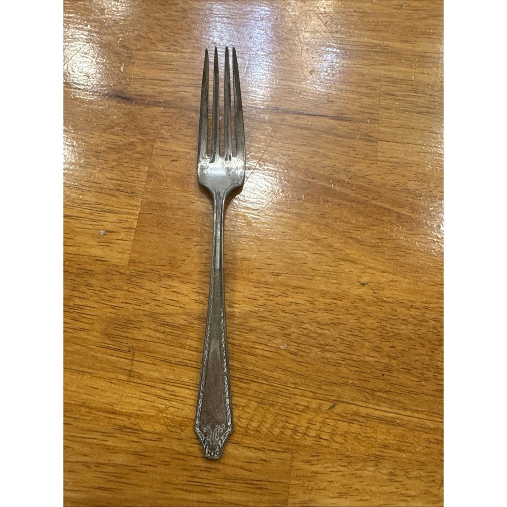 Vintage Wm A Rogers Silverplate Dinner Fork Ornate Floral Scroll Pattern 6.25"